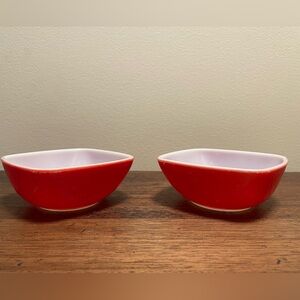 Set of 2 Pyrex 410 12 oz Square Red Bowls